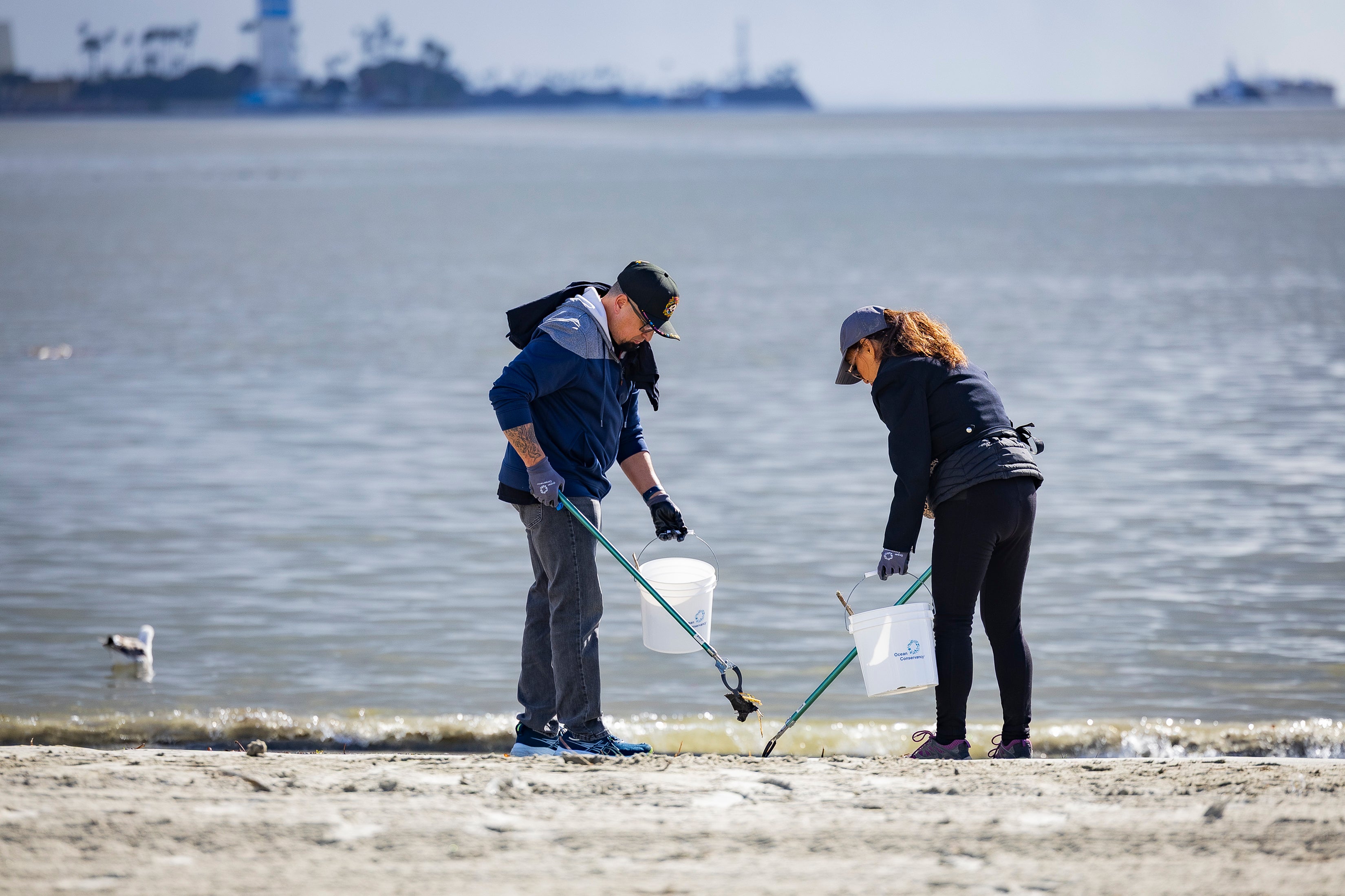 Beach cleanup in Long Beach Beach cleanup in Long Beach
