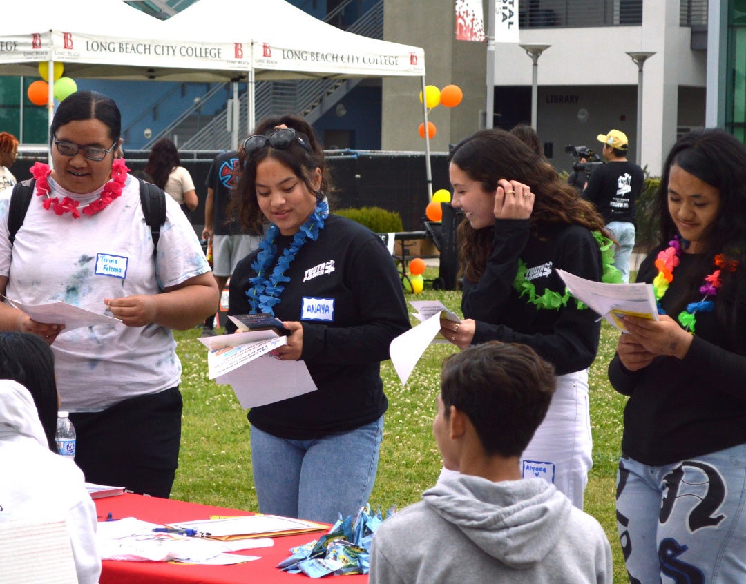 Youth signing up for the Youth Power Participatory Budgeting program. Youth signing up for the Youth Power Participatory Budgeting program.