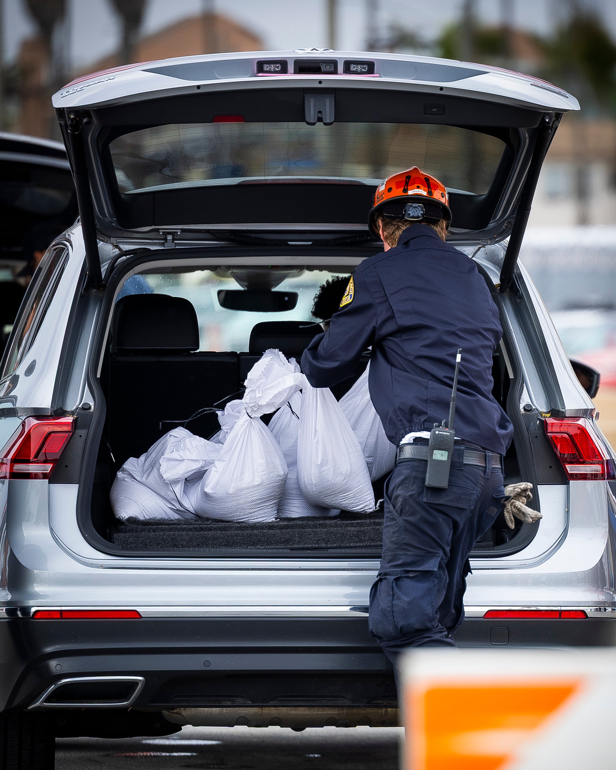 Long Beach hosts sandbag distribution events Long Beach hosts sandbag distribution events