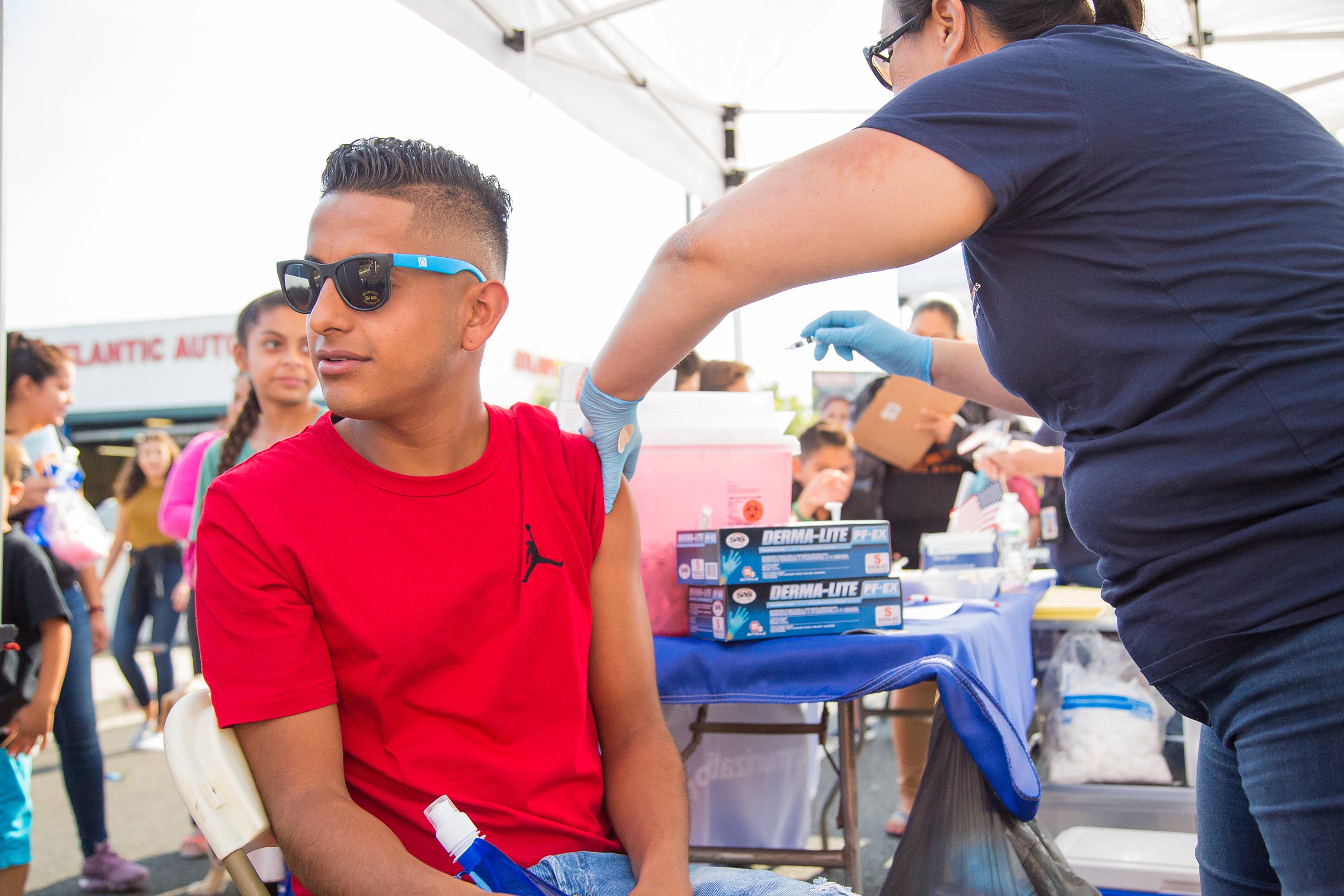 Long Beach holds free flu vaccination clinics Long Beach holds free flu vaccination clinics