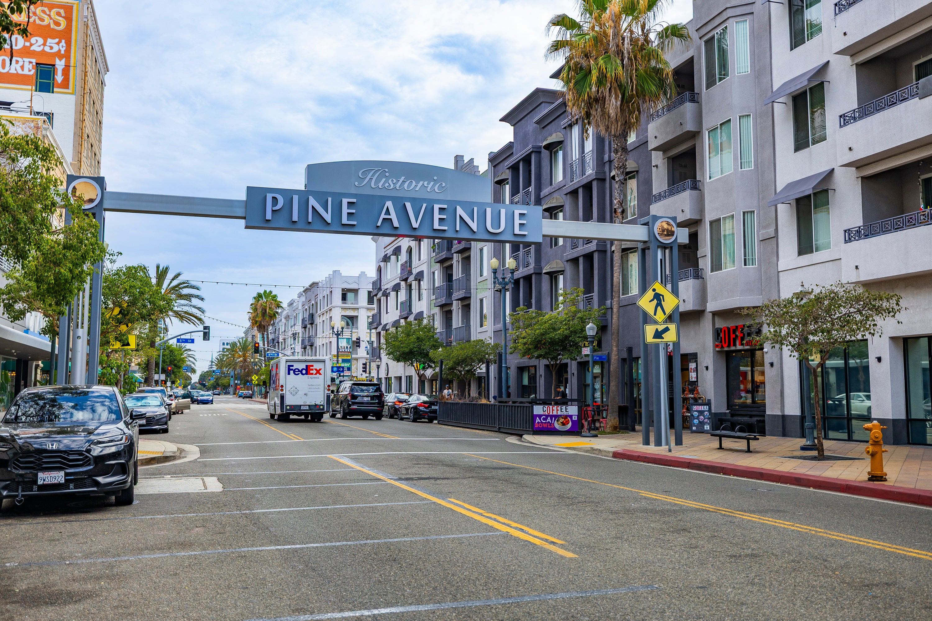 Historic Pine Avenue in Long Beach Historic Pine Avenue in Long Beach